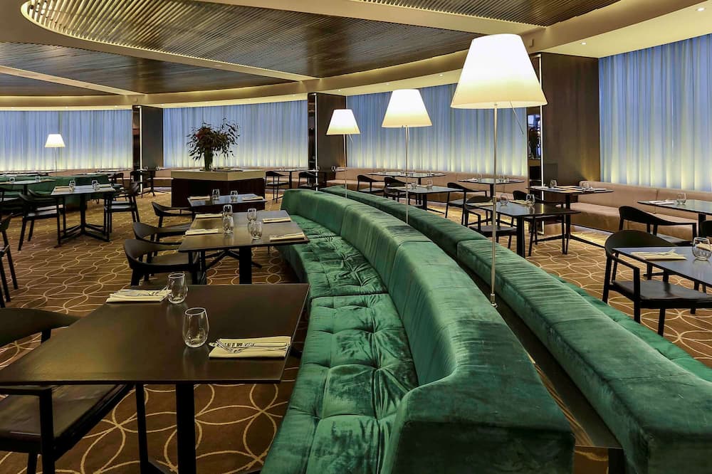 Novotel Sydney West HQ Hotel