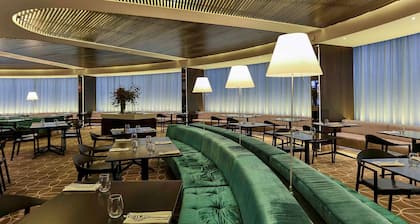 Novotel Sydney West HQ Hotel