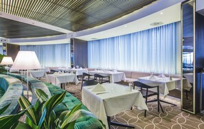 6 restauranter, frokost, lunsj og middag serveres, middelhavsretter