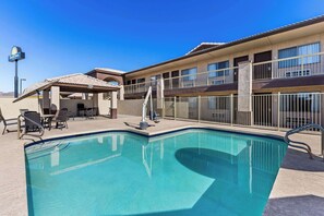 Outdoor pool - Days Inn by Wyndham Buckeye (Buckeye)