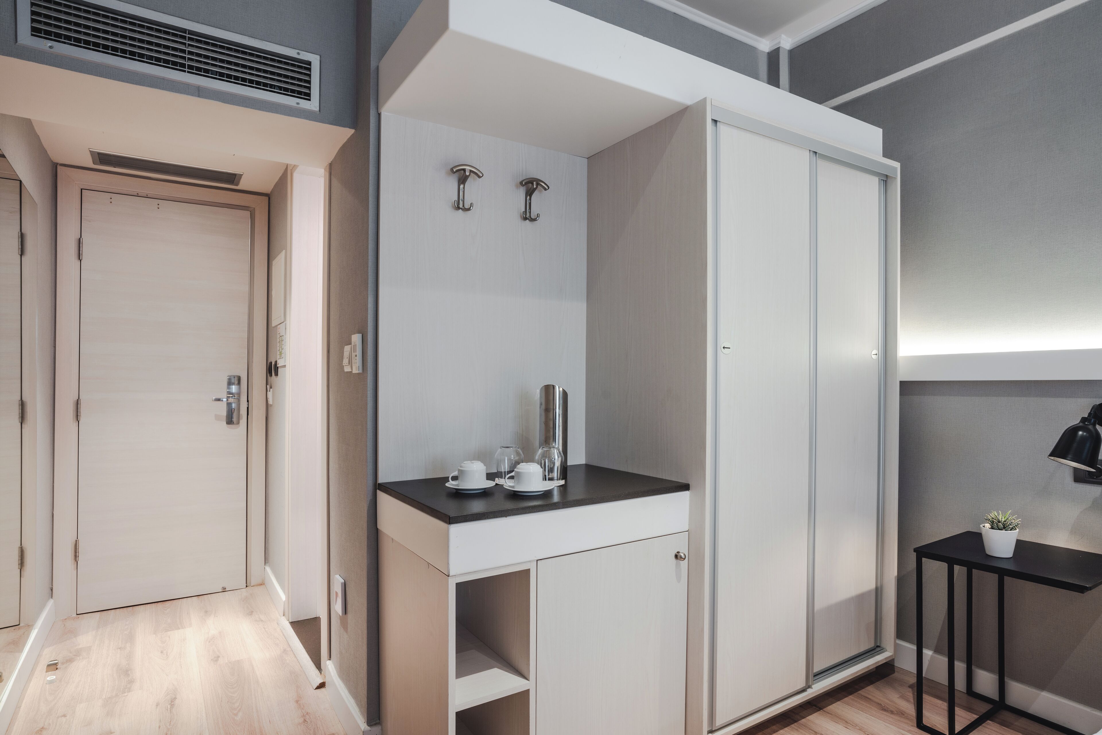 economy double or twin room | minibar, in-room safe, desk, soundproofing