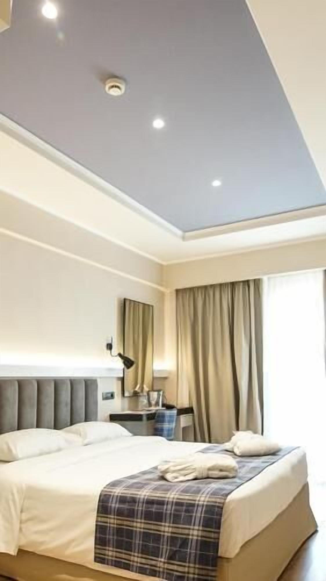 Minibar, in-room safe, desk, soundproofing