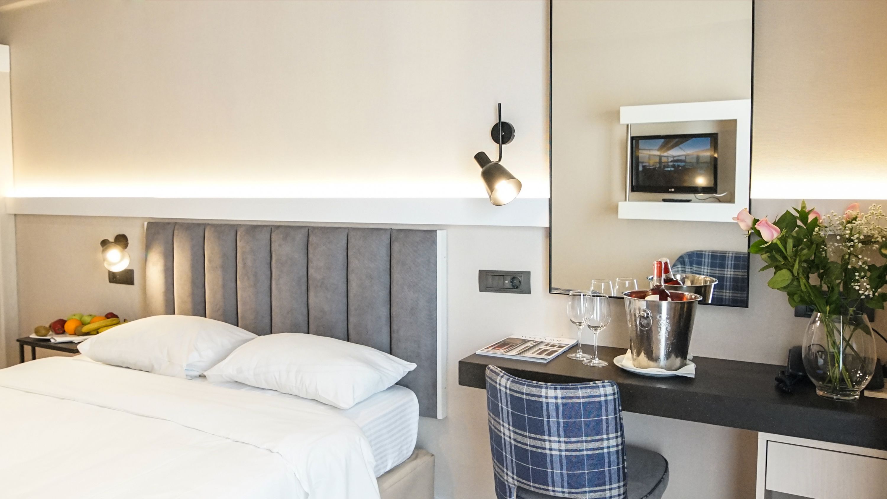 minibar, in-room safe, desk, soundproofing