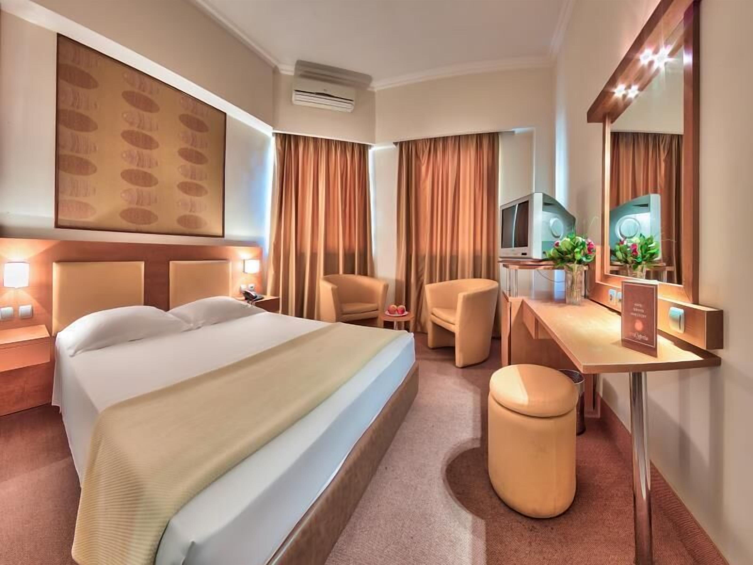 Minibar, in-room safe, desk, soundproofing