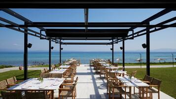 Breakfast, lunch, dinner served; garden views