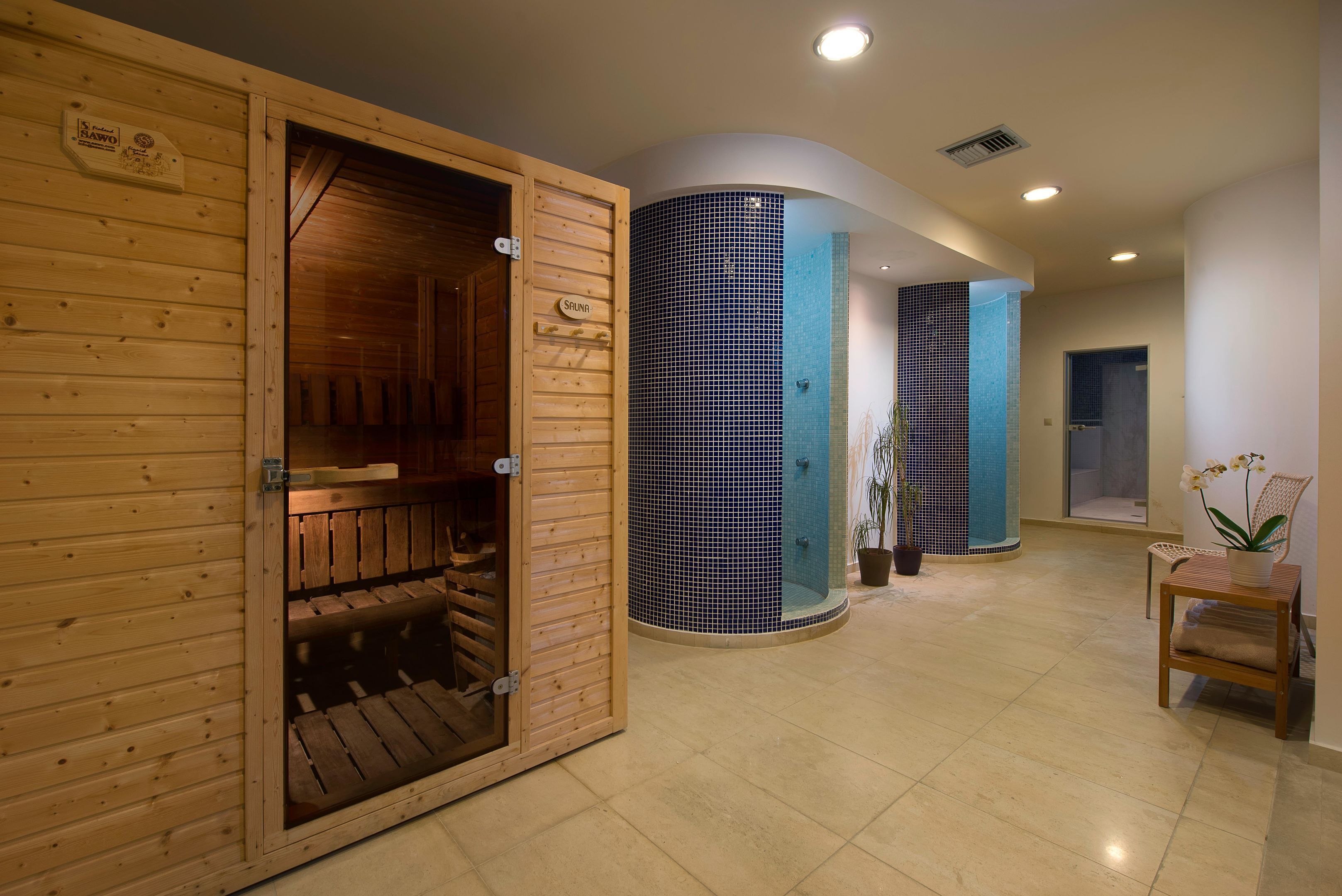 Sauna, hot tub, Turkish bath/hammam, body treatments, hydrotherapy