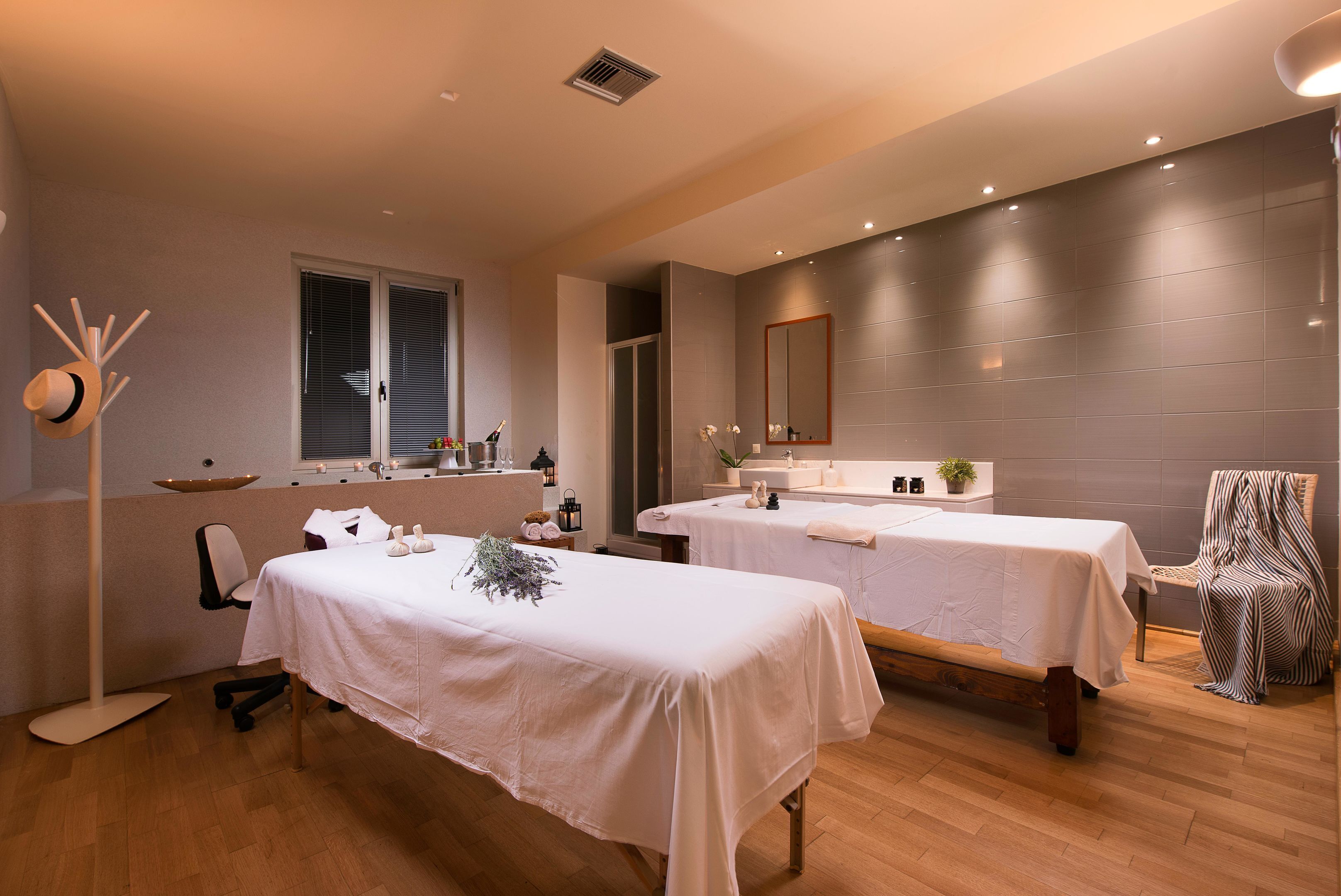 Sauna, hot tub, Turkish bath, body treatments, hydrotherapy