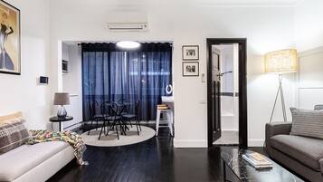 Superior Studio Suite | Living area