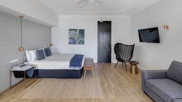 Superior Studio, 1 Queen Bed with Sofa bed | Laptop workspace, blackout curtains, iron/ironing board, free WiFi