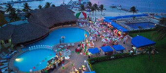 Aquamarina Beach Resort