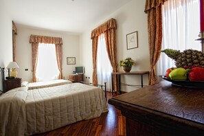 Superior Twin Room | Minibar, in-room safe, free cribs/infant beds, rollaway beds