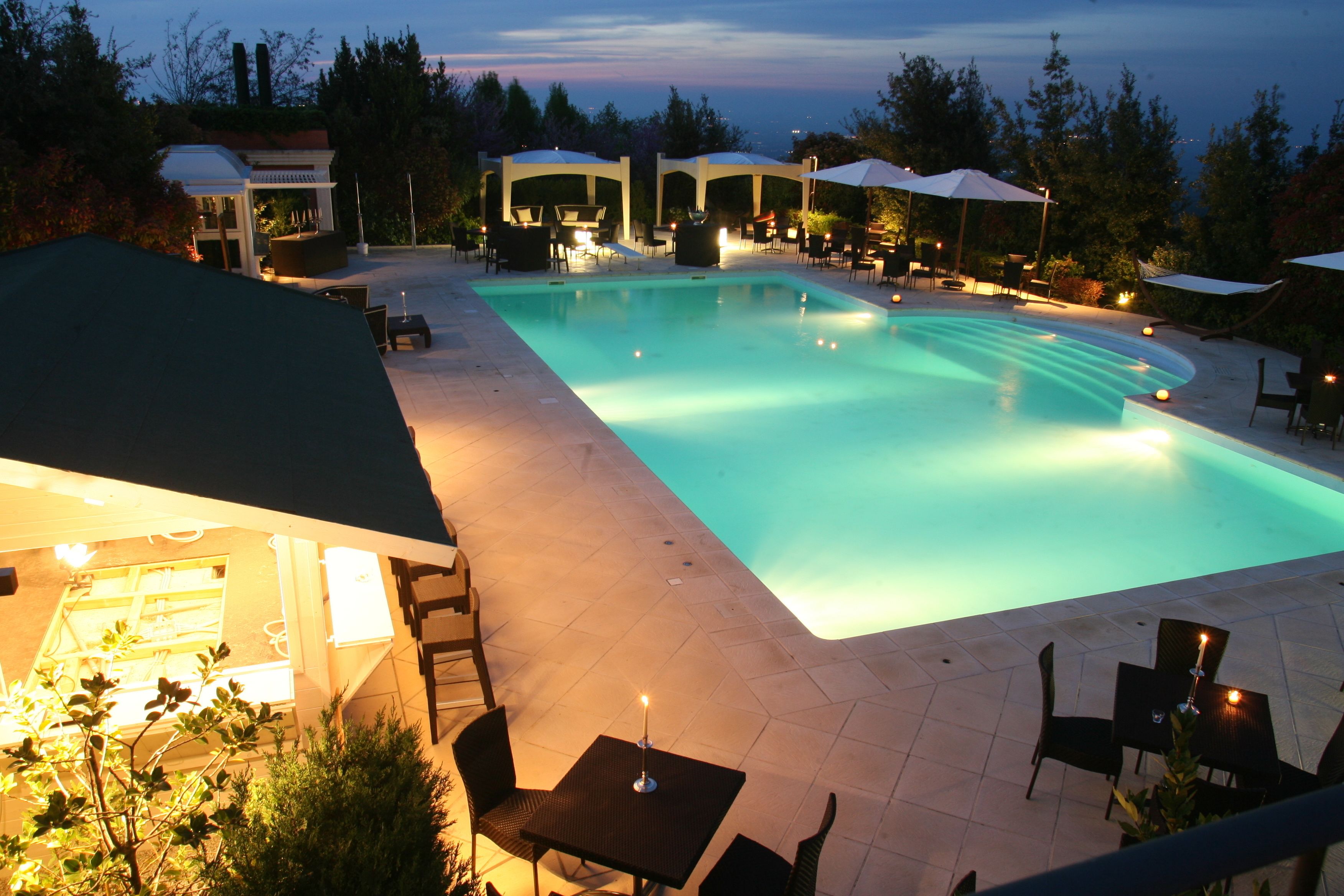 Seasonal outdoor pool, pool umbrellas, sun loungers