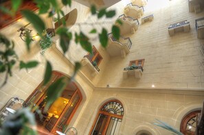 مطعم