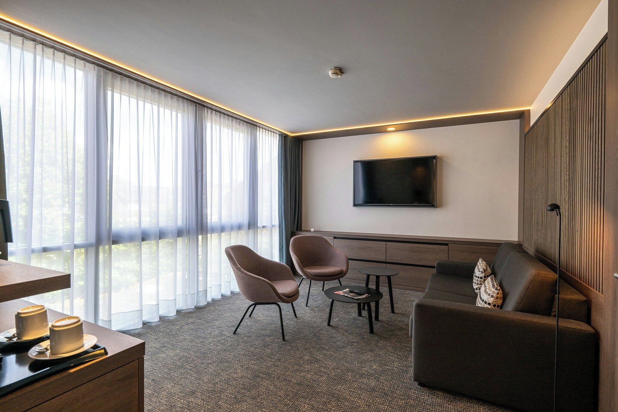 Family Room with Sofa-Bed, Non Smoking, Aircondition | Hypo-allergenic bedding, minibar, in-room safe, desk