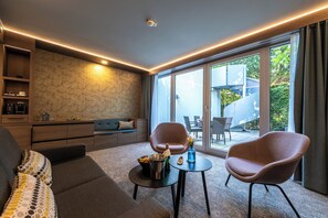 Suite, ikke-røyk, balkong | Allergitestet sengetøy, minibar, safe på rommet og skrivebord