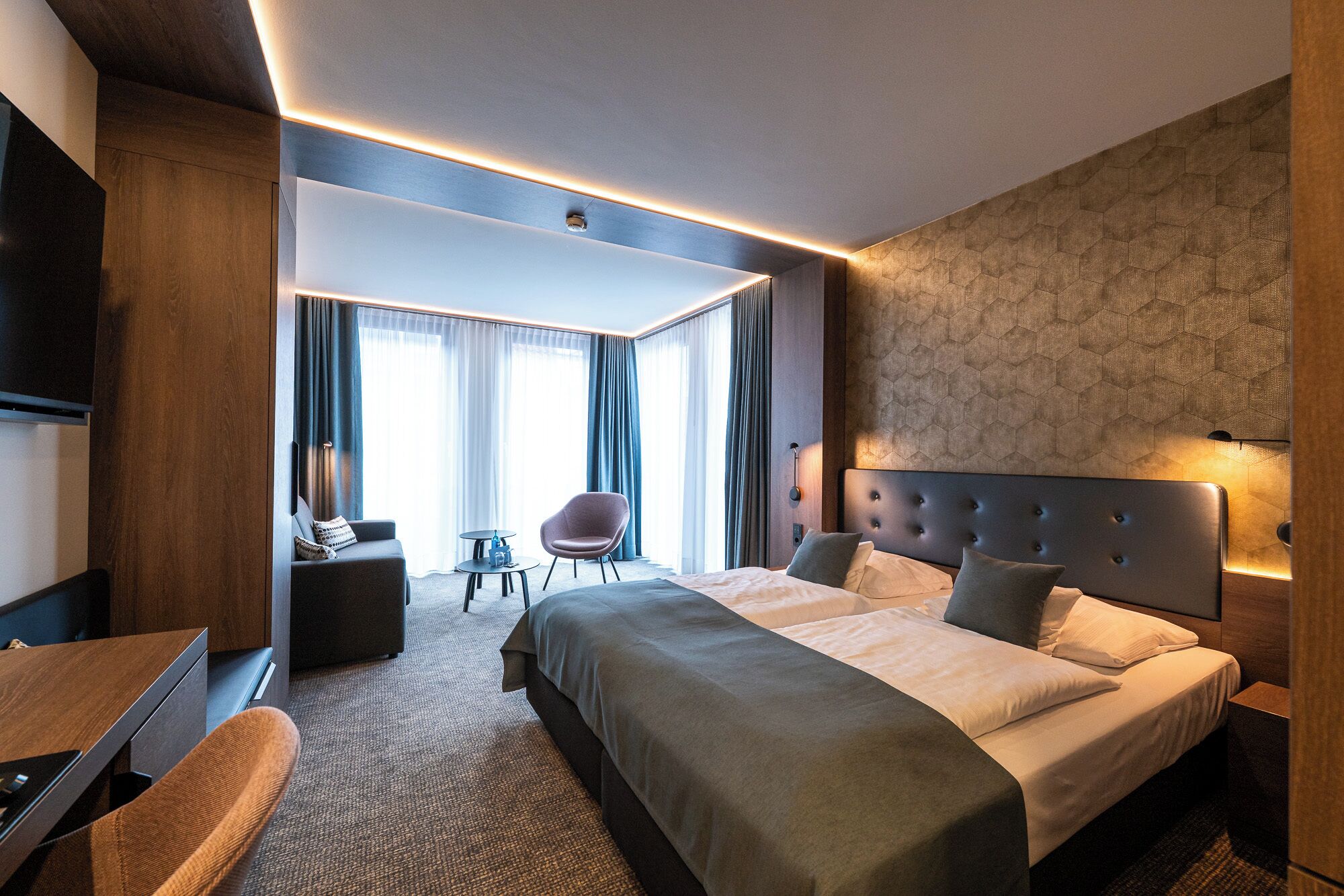 Superior Double Room, Non Smoking, Aircondition | Hypo-allergenic bedding, minibar, in-room safe, desk