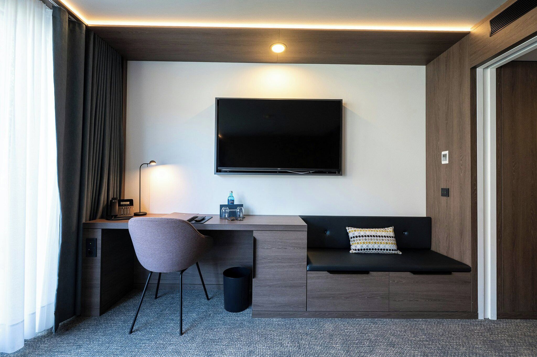 Hypo-allergenic bedding, minibar, in-room safe, desk
