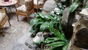 Interior detail - Hotel Don Carlos (San José)