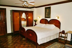 In-room safe, free WiFi, bed sheets - Hotel Don Carlos (San José)