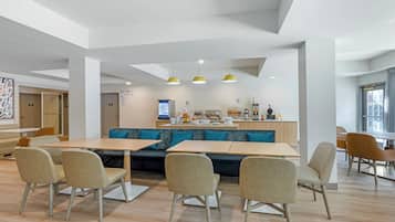 Free buffet breakfast