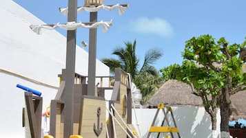 Children’s play area – outdoor