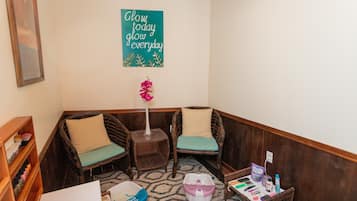 Hot tub, body treatments, mud baths, aromatherapy, hot stone massages
