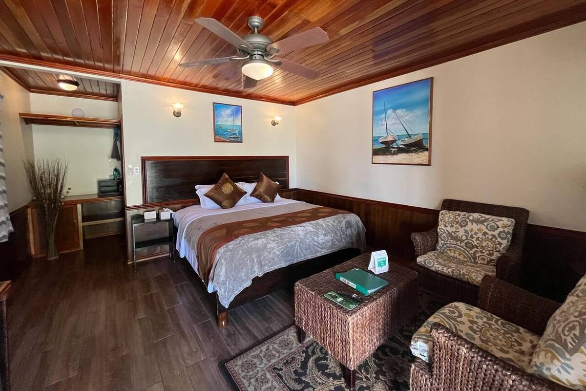 Beach Cabana | ตู้นิรภัยในห้องพัก, Wi-Fi ฟรี, นาฬิกาปลุก, ผ้าปูที่นอน