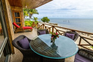 2 Bedroom Condo | Balkong