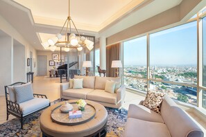Suite, 2 Bedrooms, Non Smoking (Chairman) | City view