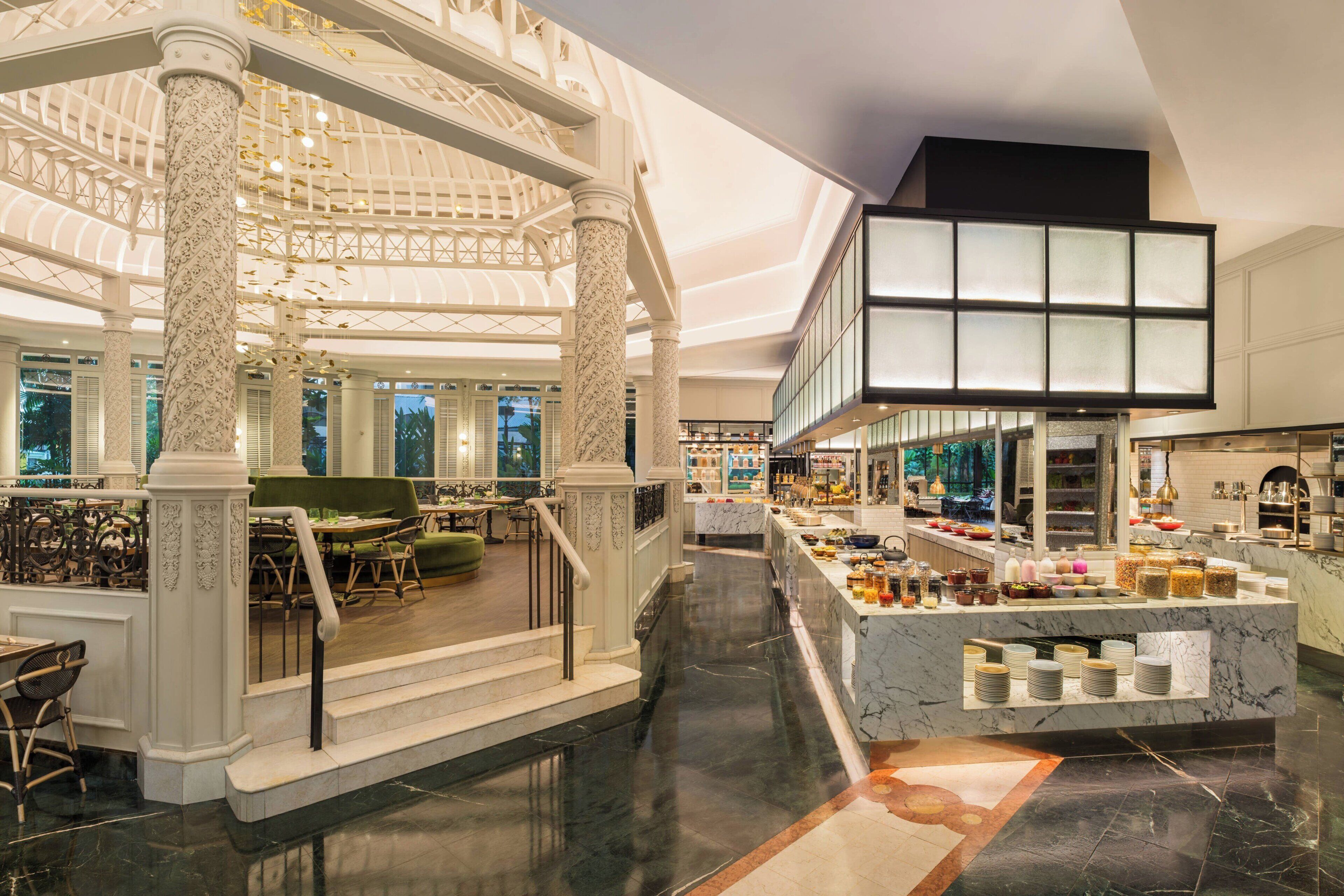 4 restaurants, breakfast, lunch, dinner served; international cuisine