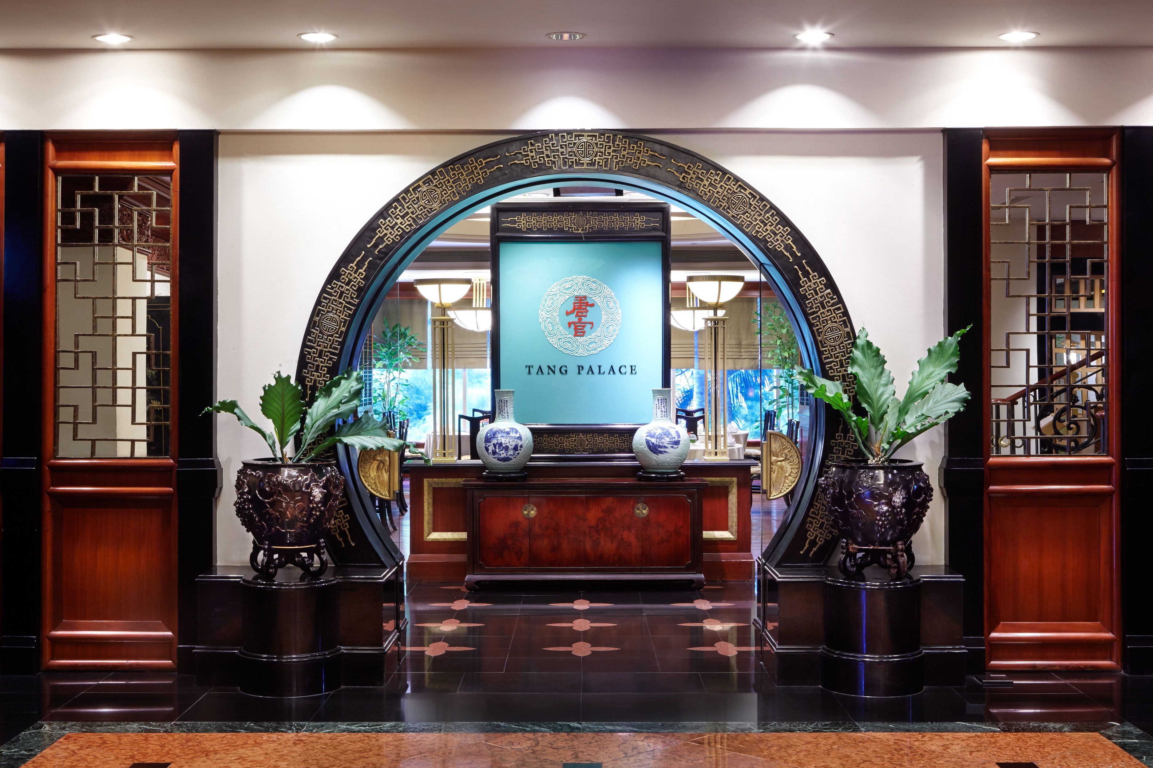 4 restaurants, breakfast, lunch, dinner served; international cuisine