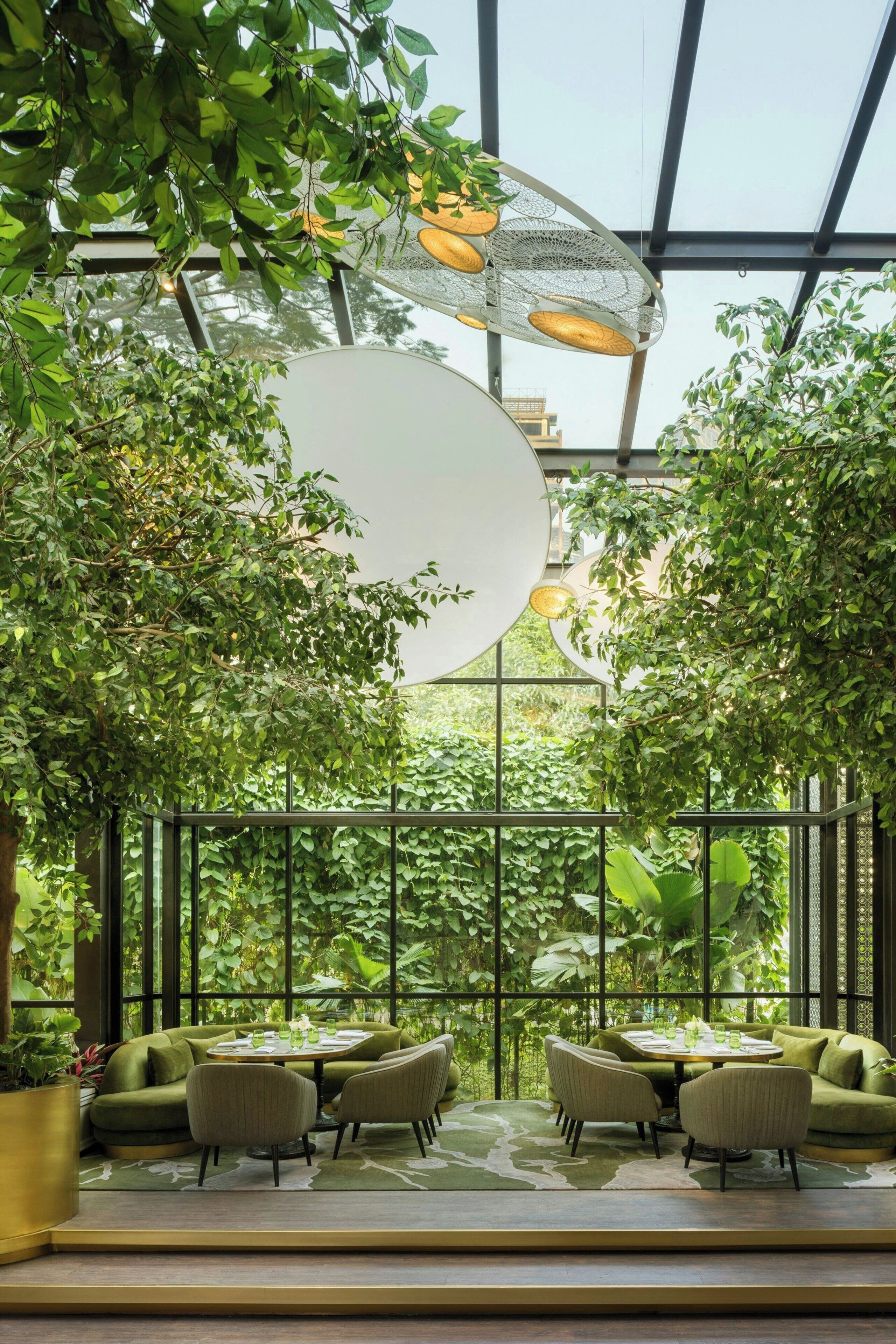 4 restaurants, breakfast, lunch, dinner served; international cuisine