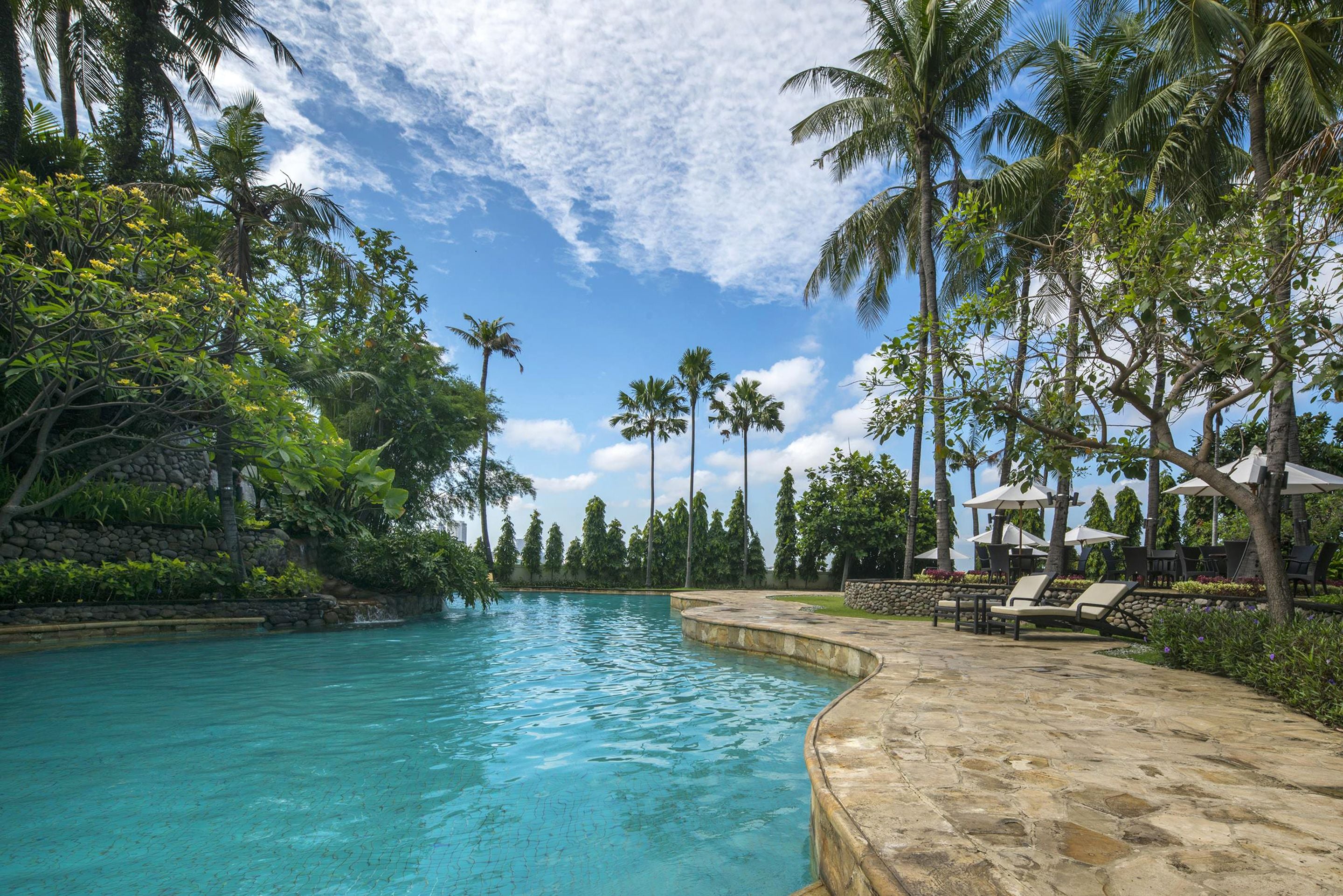 Utendørsbasseng og bassengparasoller