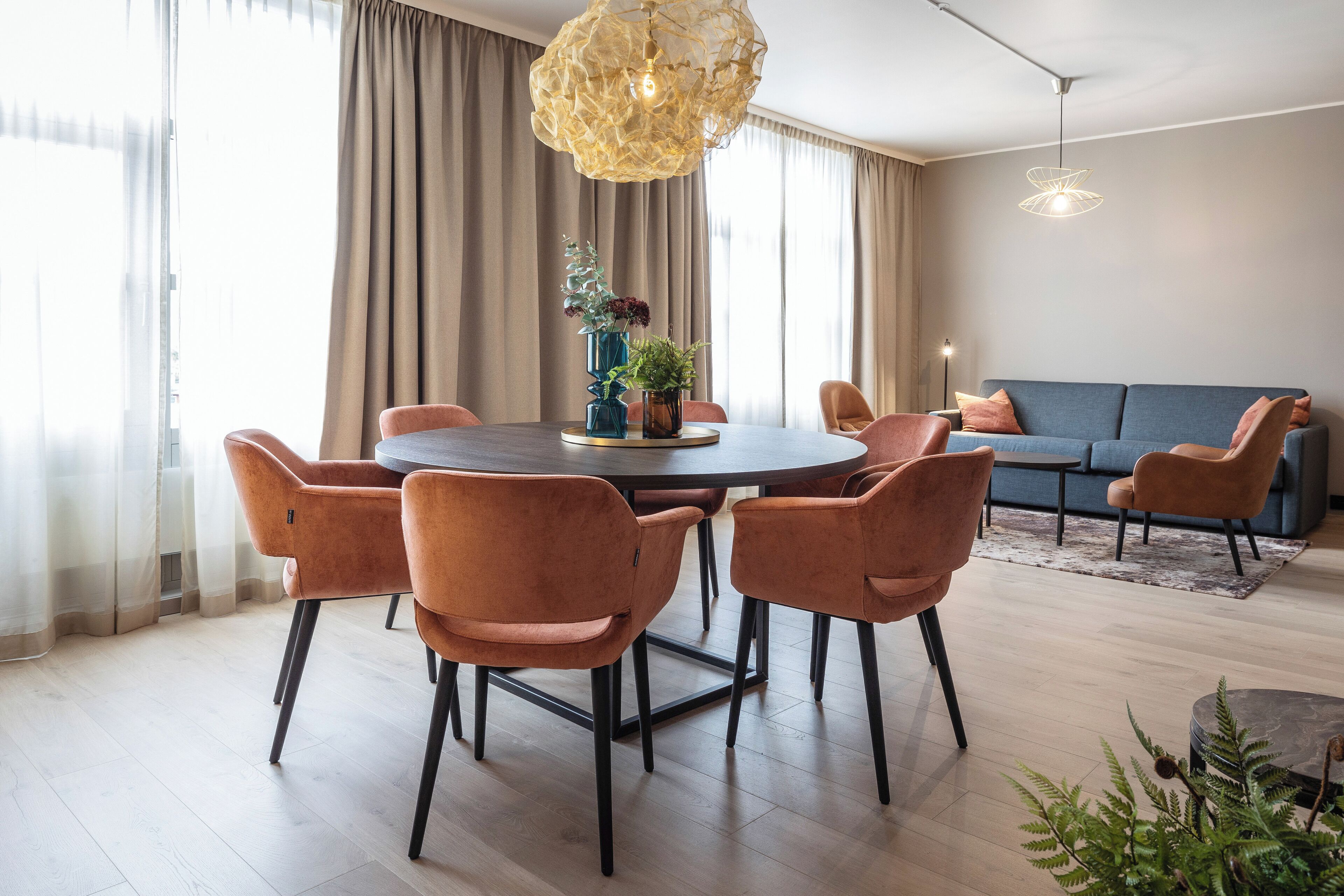 Junior-Suite, Nichtraucher | Wohnbereich | Fernseher, Fußbodenheizung