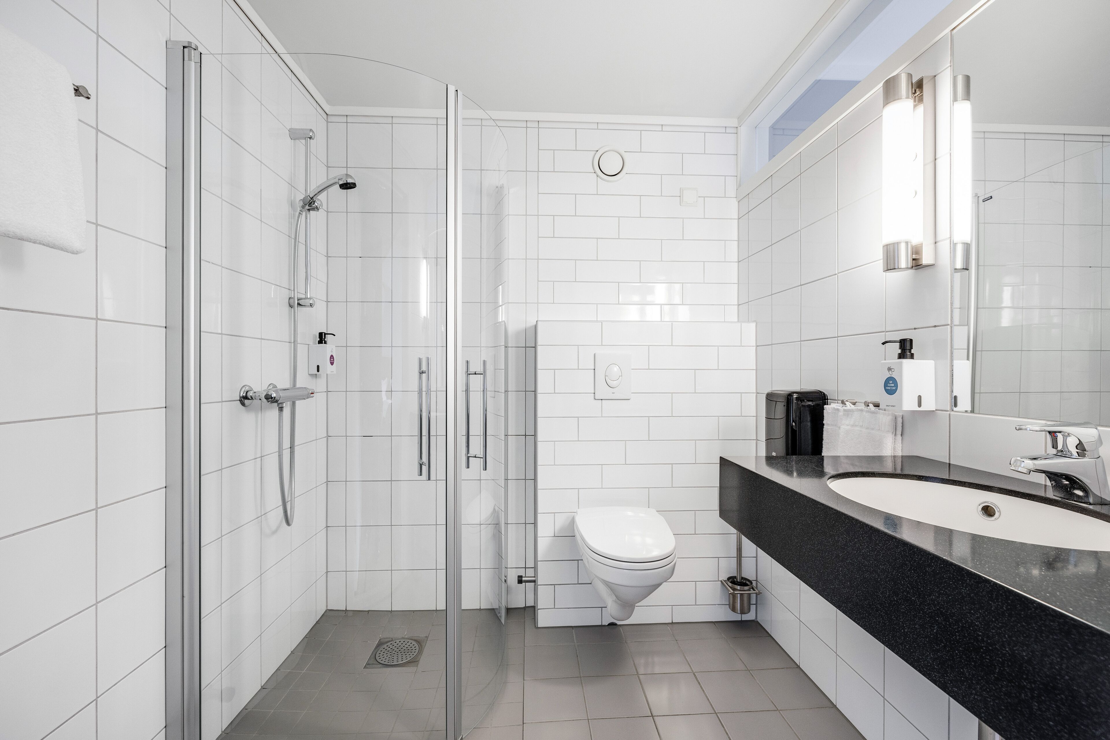 double room (compact) | bathroom | shower, hair dryer, towels