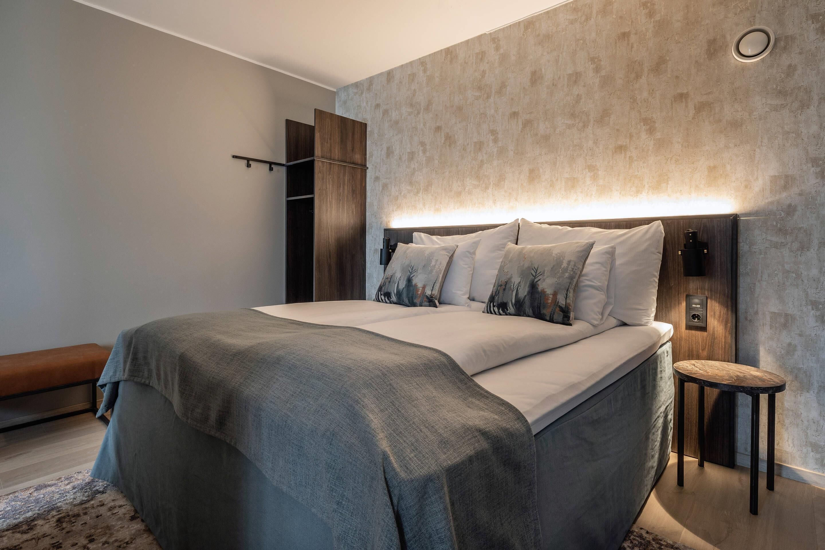 Junior Suite, Non Smoking | Desk, laptop workspace, cots/infant beds, rollaway beds
