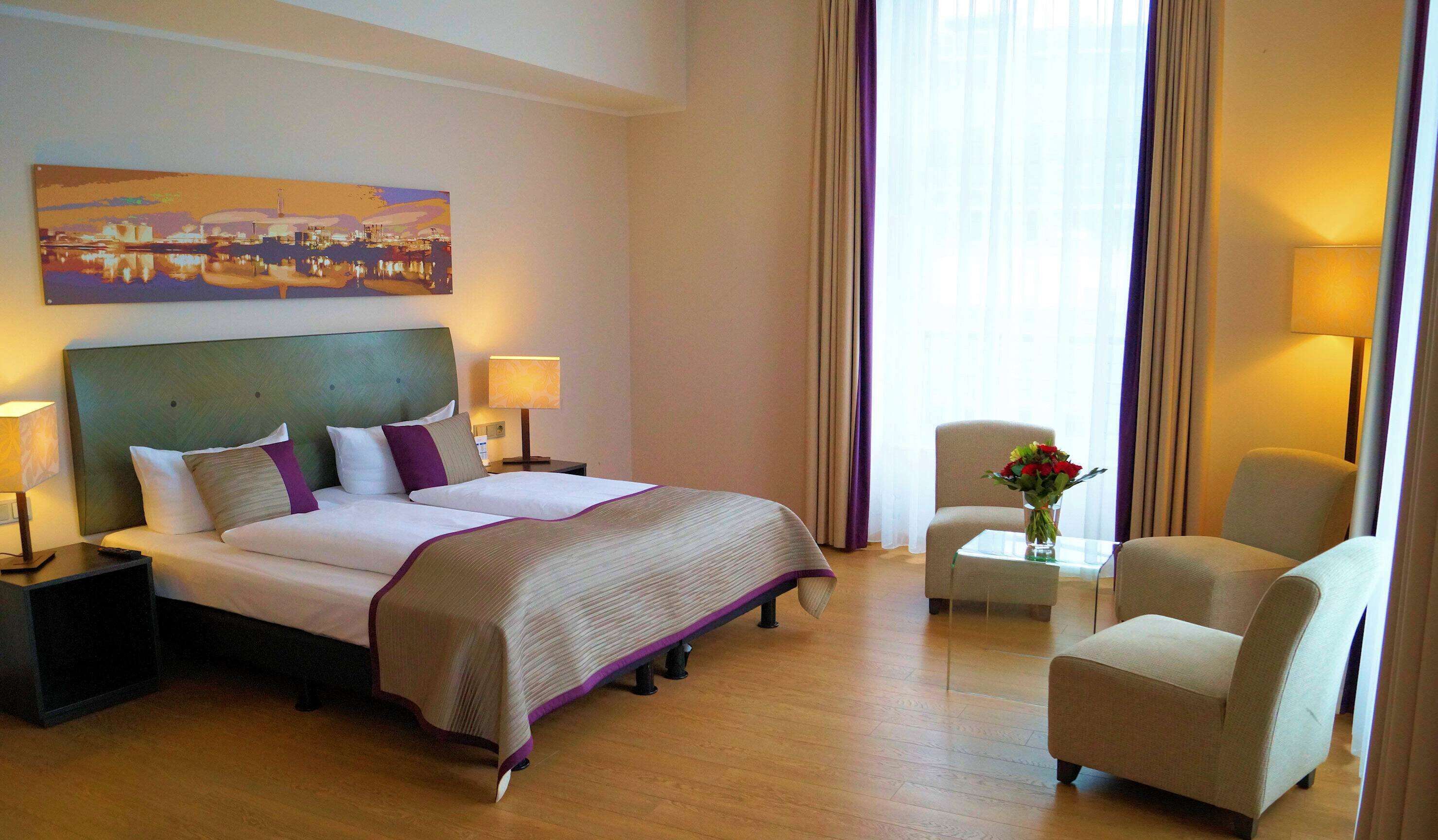 Ropa de cama hipoalergénica, caja fuerte, escritorio y wifi gratis