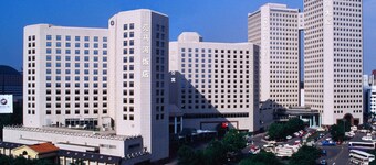北京亮馬河大廈