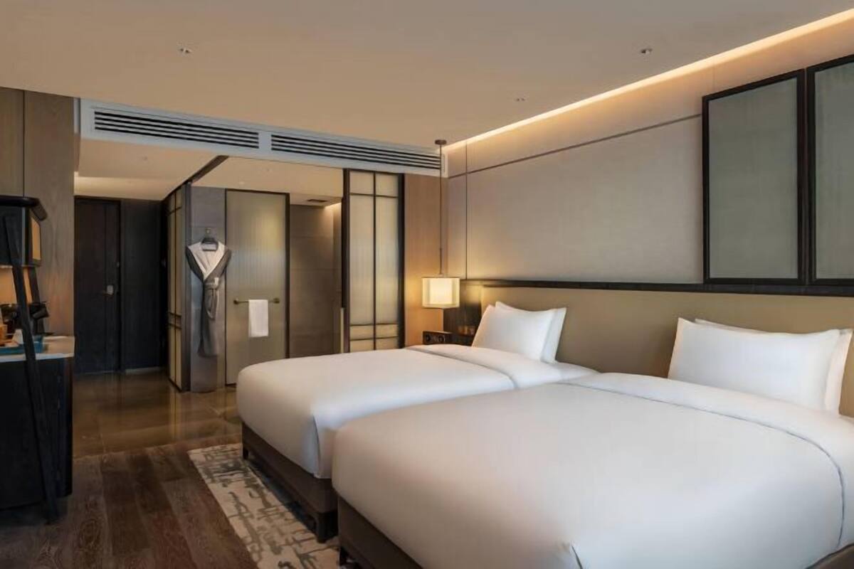 Minibar, in-room safe, desk, blackout drapes