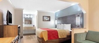 拜倫 - 沃納羅賓斯伊克諾酒店