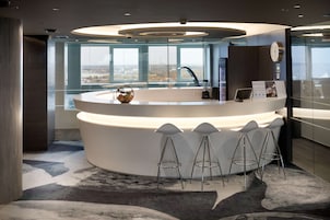 Un sauna, tratamientos corporales, aromaterapia, masajes suecos