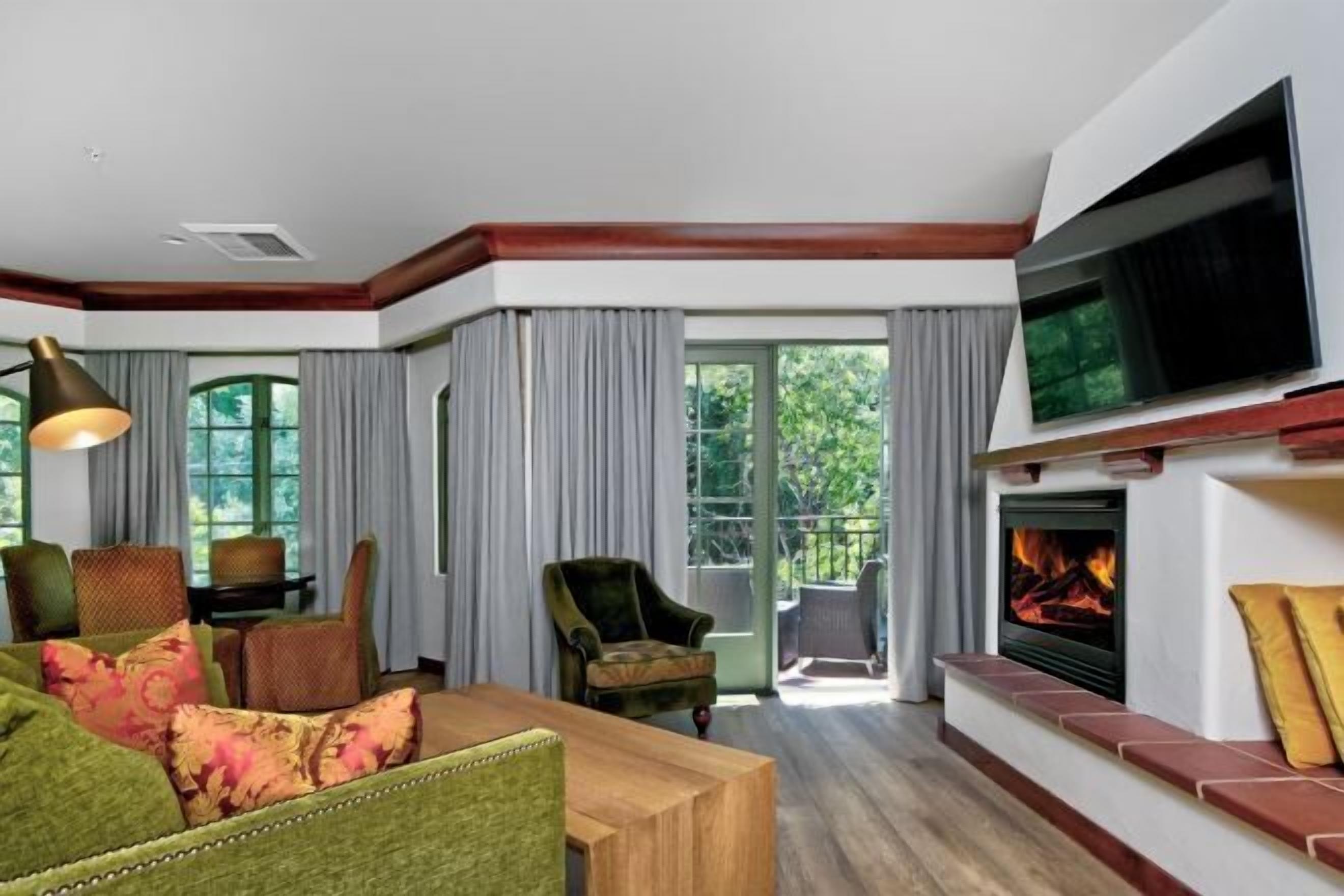 起居区 | 液晶电视、iPod 基座