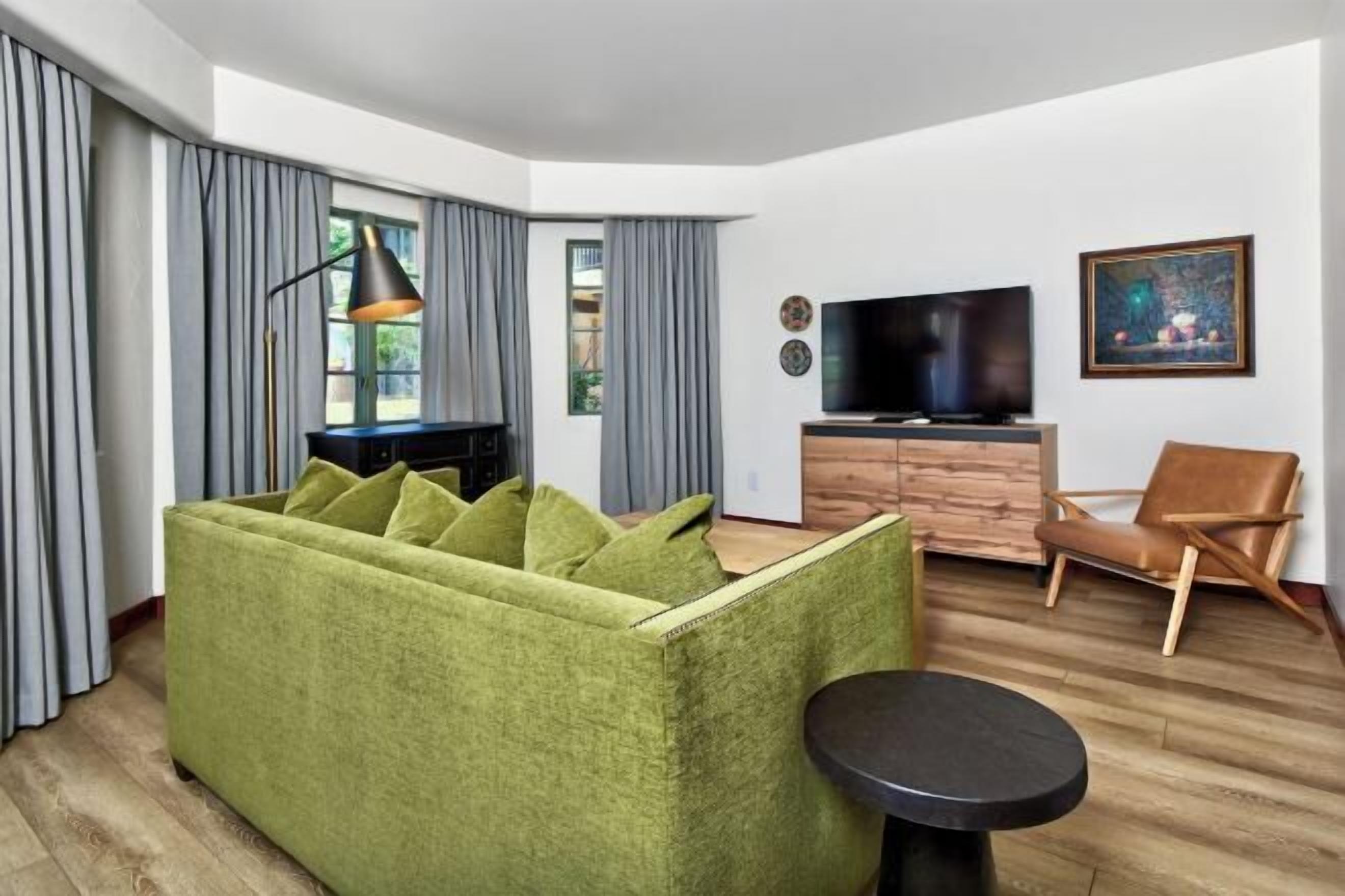 起居区 | 液晶电视、iPod 基座