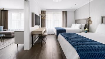 Suite, 1 habitación (Double Queen) | Ropa de cama hipoalergénica, caja fuerte, decoración individual