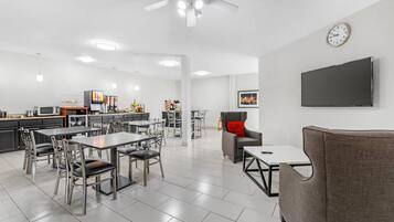 Desayuno continental incluido todos los días