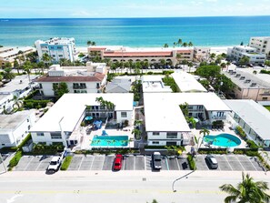 Front of property - Blue Strawberry by the Sea (Lauderdale-by-the-Sea)