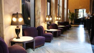 Siddeområde i lobbyen