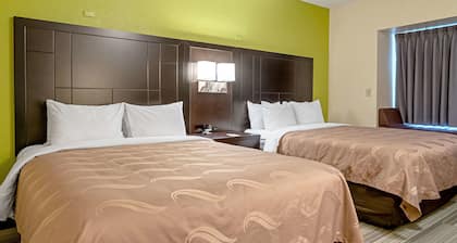 Quality Inn & Suites Robbinsville