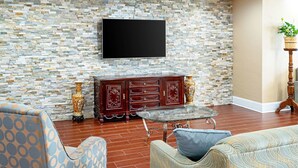 Lobby - Quality Inn & Suites Robbinsville (Robbinsville)