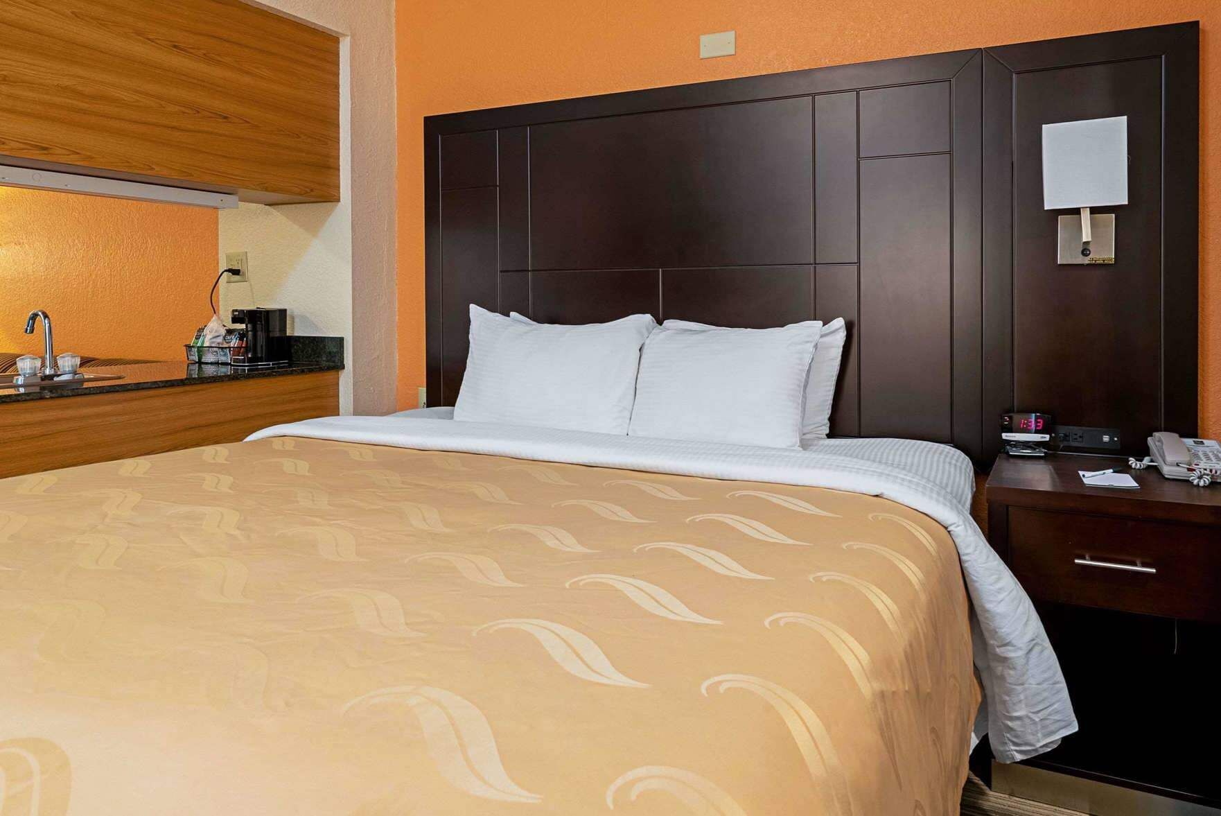 Desk, cots/infant beds, rollaway beds, WiFi